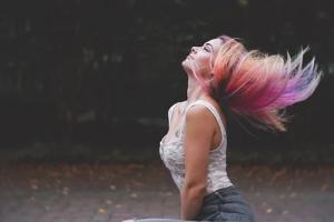 女生辦公桌旺事業(yè)的風(fēng)水?dāng)[件，辦公桌擺放什么好
