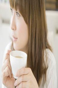 嘴唇偏白的女人運(yùn)勢怎么樣