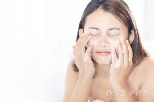 夢(mèng)見自己洗臉是什么預(yù)兆 原版周公解夢(mèng)